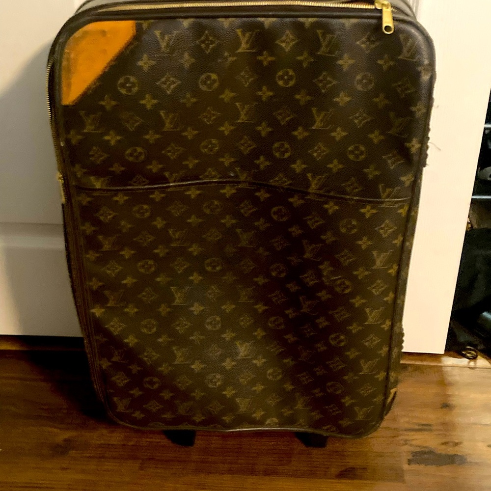 Louis Vuitton. Pegase 55